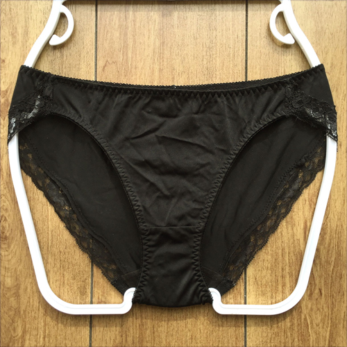 【レディース・下着】エメフィール　すべすべスムーズな質感　お尻のラインに馴染む美しいランジェ♪　黒 Mサイズ