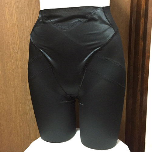 【レディース・補正下着】トリンプ　体と心のバランス整える『骨盤のきもち』ハイウエストガードル　黒　70サイズ　日本製