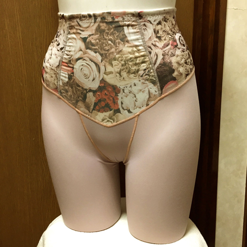 【レディース・補正下着】ワコール　肌リフト　スリムでメリハリあるシルエット　ガードル　日本製　ピンクグレー　64サイズ